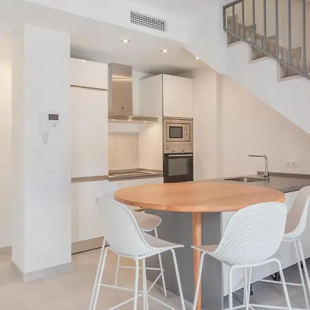 Apartment Penthouse & Private Rooftop In The Heart Of By Rems *