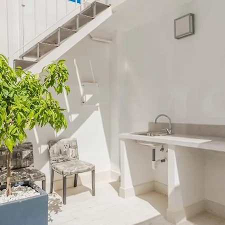 Penthouse & Private Rooftop In The Heart Of By Rems Apartment