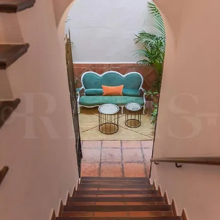 Apartment Penthouse & Private Rooftop In The Heart Of By Rems *
