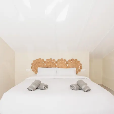 Penthouse & Private Rooftop In The Heart Of By Rems