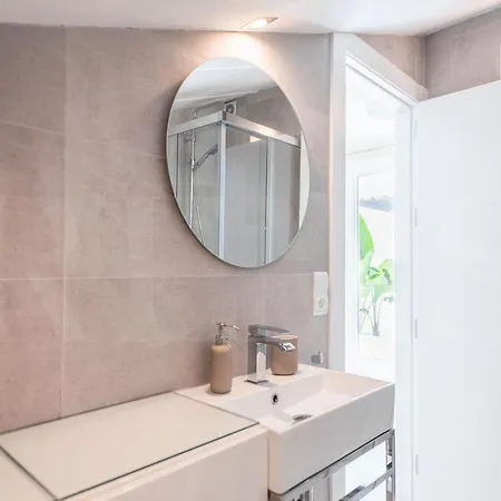 Penthouse & Private Rooftop In The Heart Of By Rems *