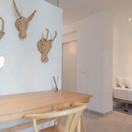 Penthouse & Private Rooftop In The Heart Of By Rems
