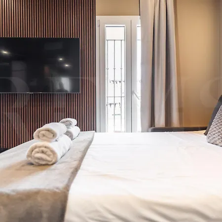 Penthouse & Private Rooftop In The Heart Of By Rems Málaga