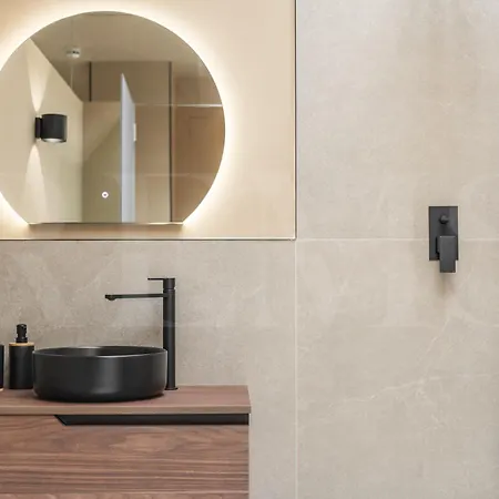 Penthouse & Private Rooftop In The Heart Of By Rems Apartamento *