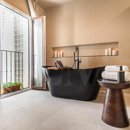 Penthouse & Private Rooftop In The Heart Of By Rems * مالقة