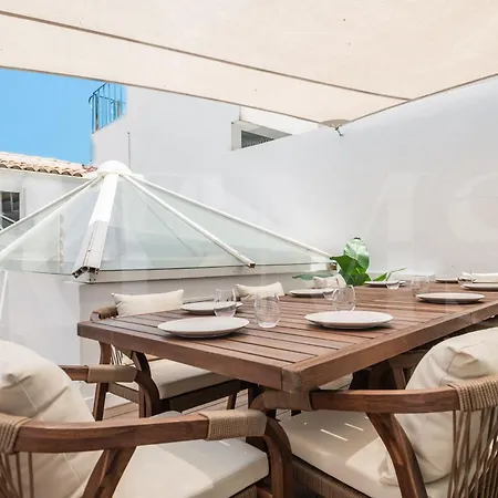 شقة Penthouse & Private Rooftop In The Heart Of By Rems مالقة
